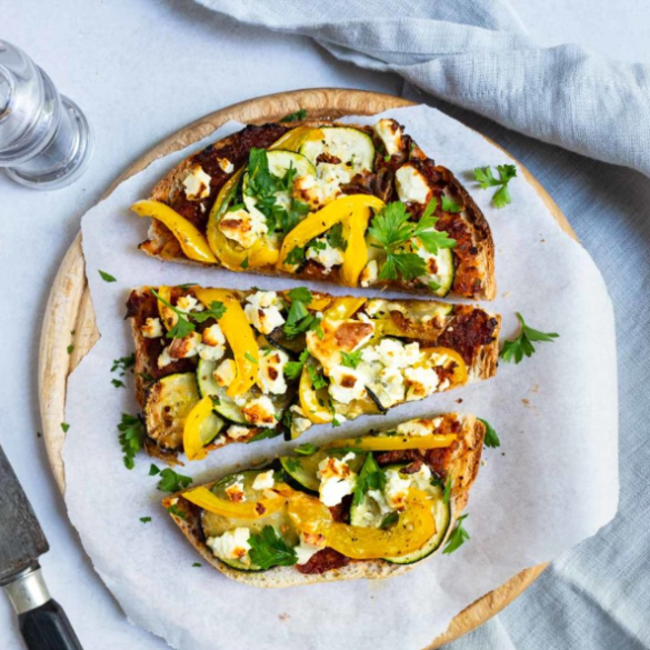 GEMÜSE-FLADENBROT-PIZZA