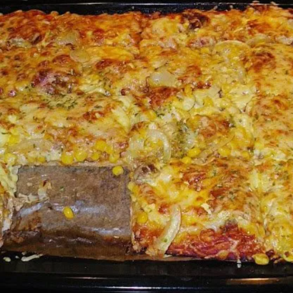 Hackfleisch Pizza mit Sauce Hollandaise