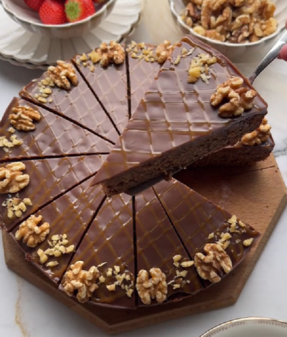 WALNUSS-KARAMEL-KUCHEN MIT SCHOKOLADE - Rezeptehome WALNUSS-KARAMEL-KUCHEN MIT SCHOKOLADE - Rezeptehome